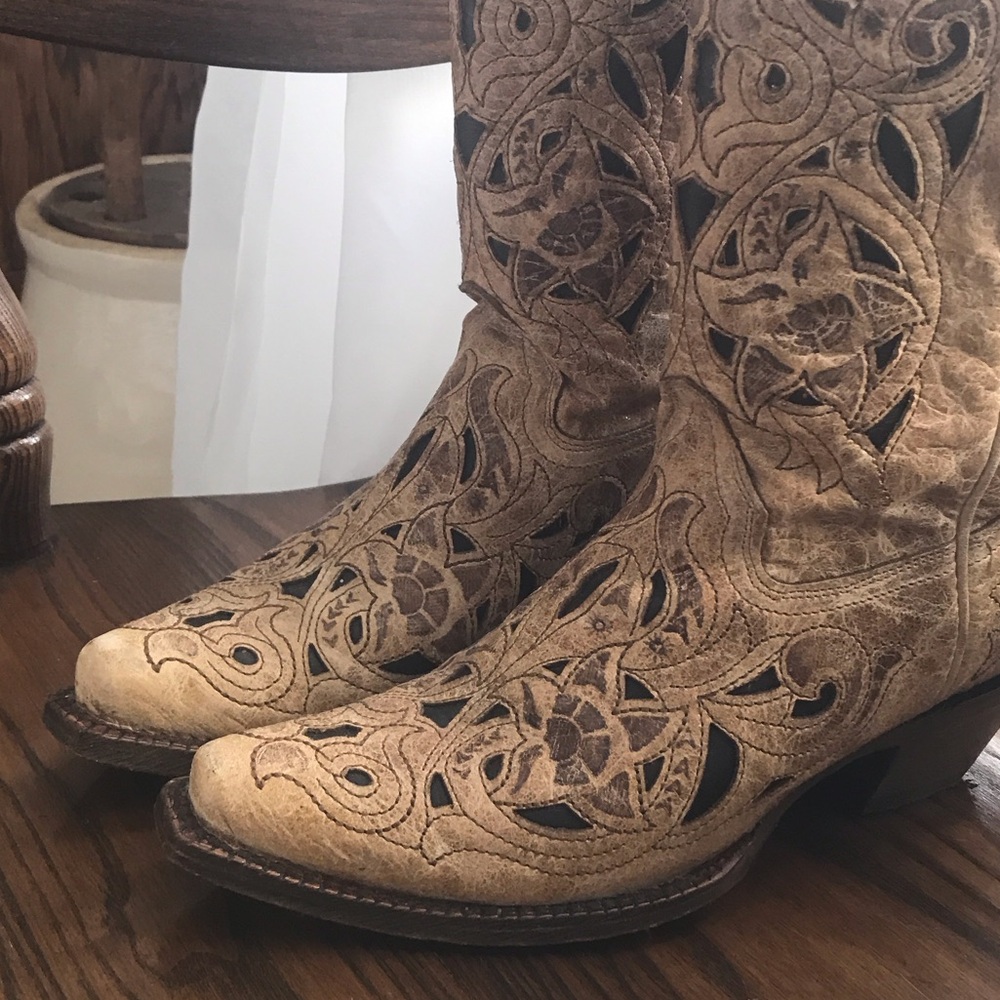 Tan Western Embroidered Cowboy Boots